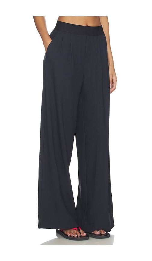 Exposed Elastic Trousers in . - size L (also in M, S, XS) - Beyond Yoga - Modalova