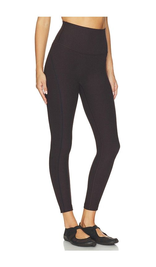 Spacedye Dynamic High Waisted Legging in Chocolate. - size M (also in S, XS) - Beyond Yoga - Modalova