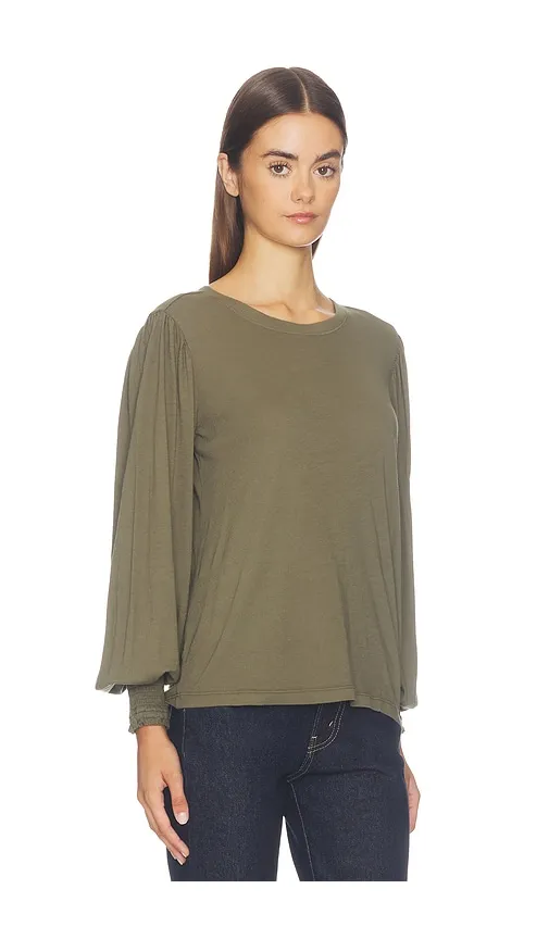 Smocked Cuff Rib Neck Tee in Green. - size L (also in M, S, XL, XS) - Bobi - Modalova
