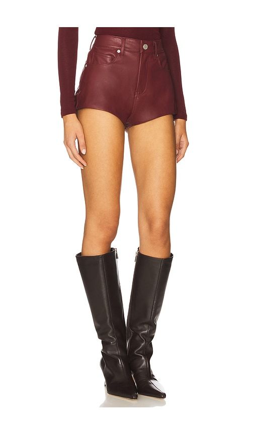 Hot Short in Burgundy. - size 26 (also in 28, 30, 31) - BLANKNYC - Modalova
