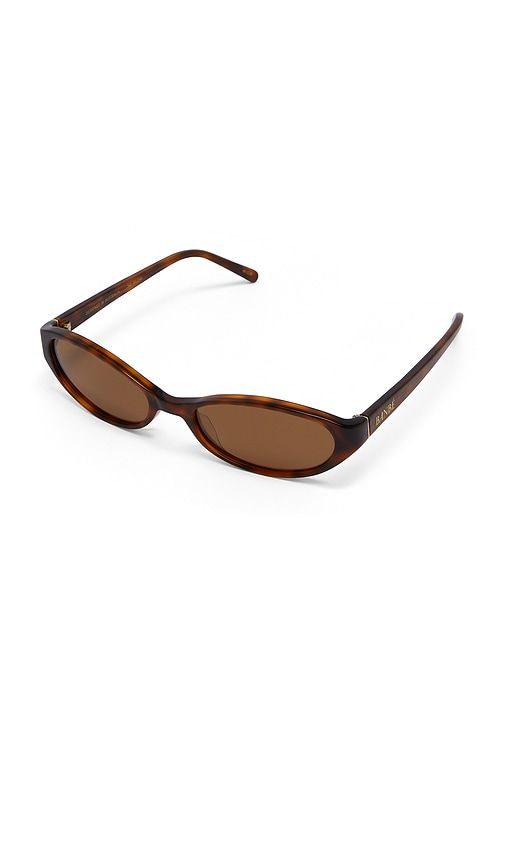 The Selena Sunglasses in Brown - Banbe - Modalova