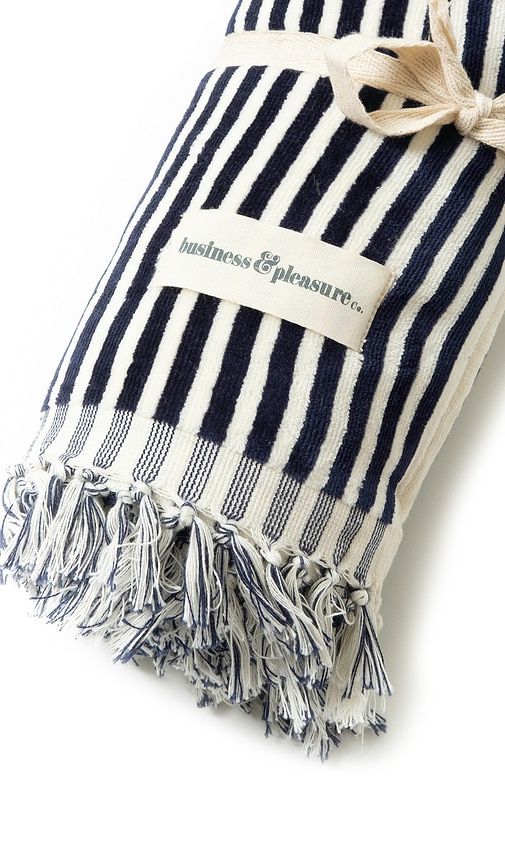 The Beach Towel in Blue - business & pleasure co. - Modalova