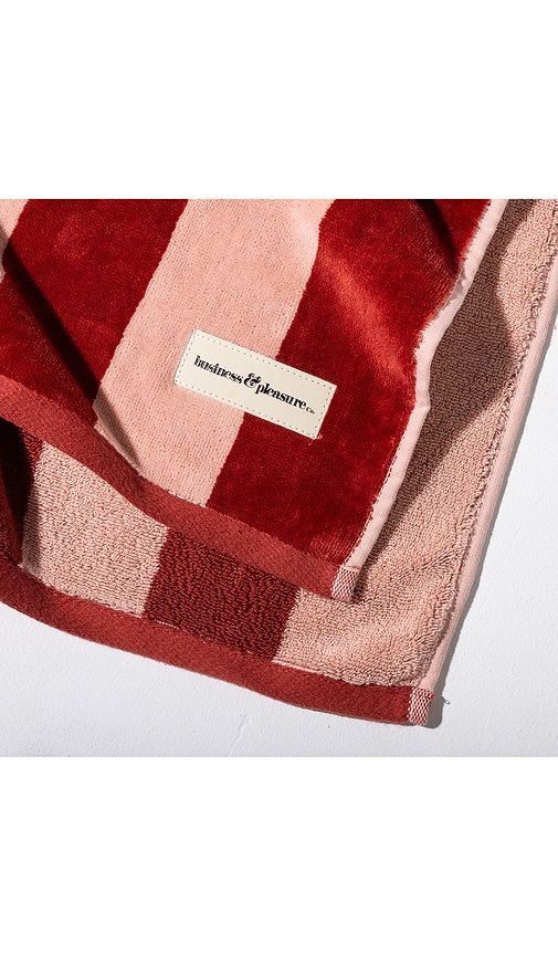 Beach Towel in Red - business & pleasure co. - Modalova