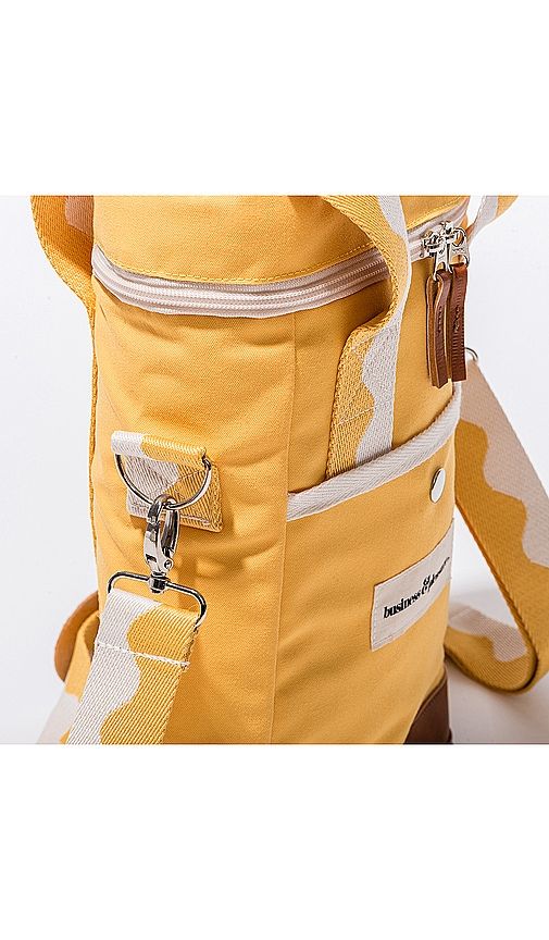 Wine Cooler Tote Bag in Mustard - business & pleasure co. - Modalova