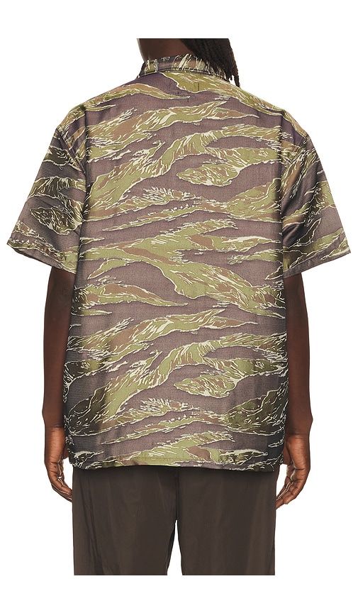 Mil-Sht Tiger Stripe Mesh Jacquard in Army. - size L (also in M, S, XL) - Beams Plus - Modalova