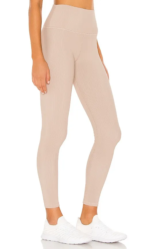 Ayla Legging in Nude. - size L (also in M) - BEACH RIOT - Modalova