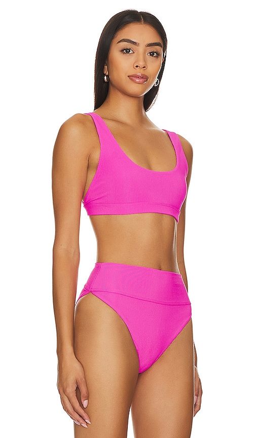 X REVOLVE Peyton Bikini Top in Fuchsia. - size S (also in XS) - BEACH RIOT - Modalova