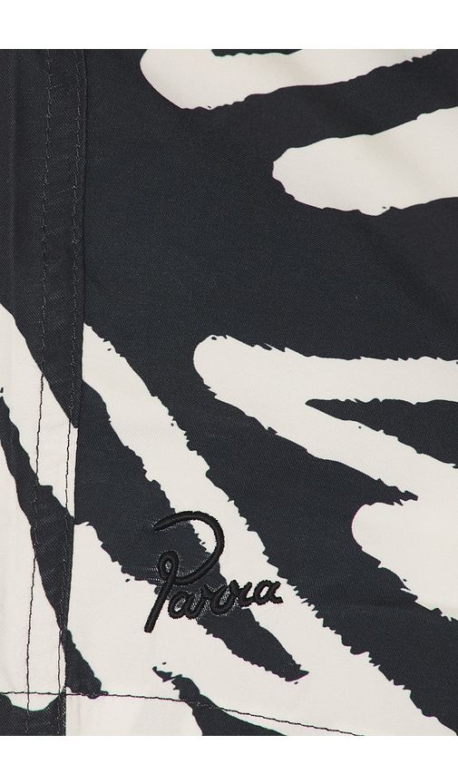 Birds Fly Free Swim Shorts in . Taglia L. Also in XL/1X, XXL/2X - By Parra - Modalova