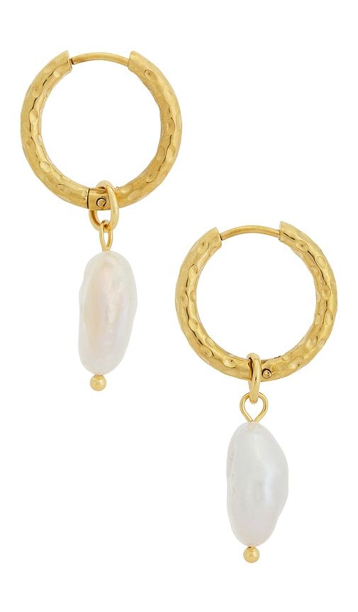 Shylah Drop Earrings in White,Metallic Gold - Casa Clara - Modalova