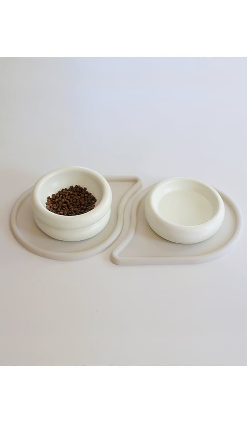 Drop Pet Food Bowl Mats Set Of 2 in Tan - Catenary Home - Modalova