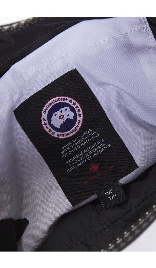 Canada Goose Waist Pack in White - Canada Goose - Modalova