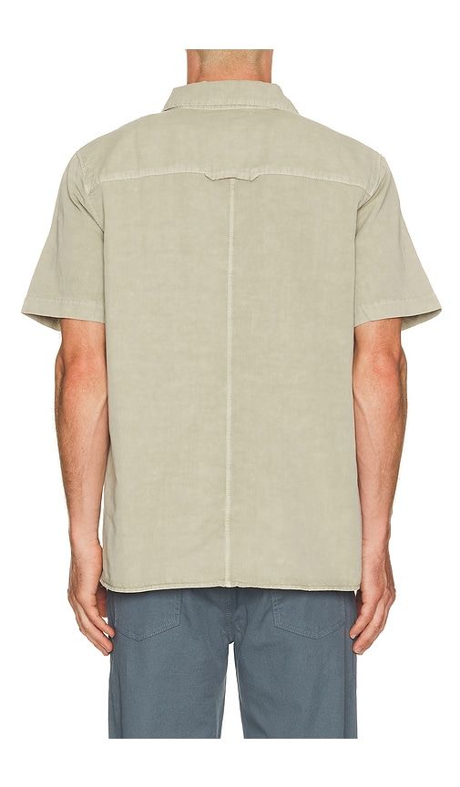 Short Sleeve Pocket Cairo Shirt in Taupe. - size M (also in XL/1X) - Citizens of Humanity - Modalova