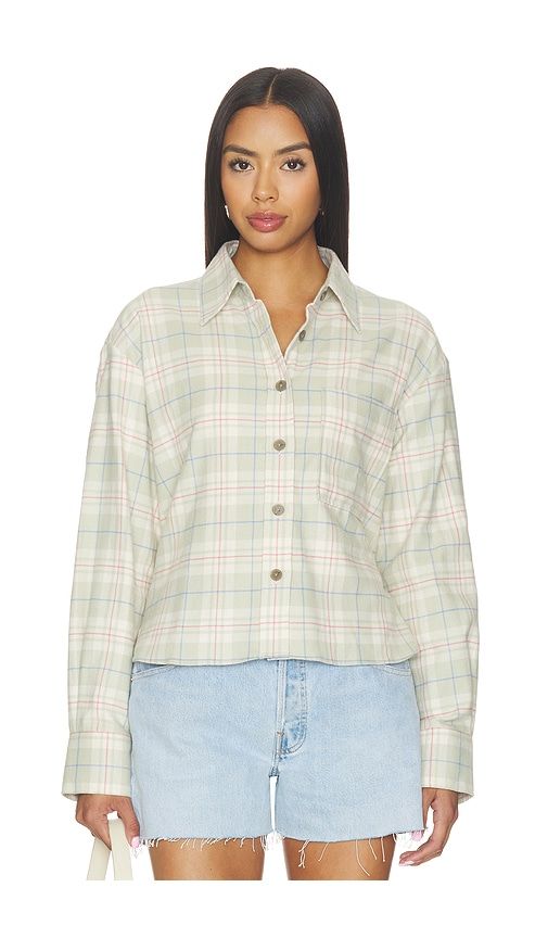 Cropped Oversized Shirt in Green. - size L (also in M, S, XL, XS, XXS) - CLOSED - Modalova