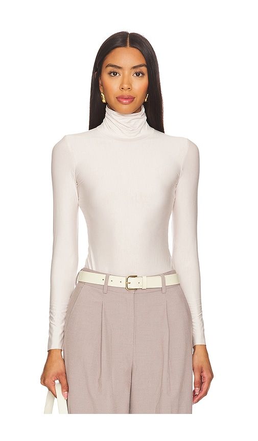 Butter Turtleneck Bodysuit in Ivory. - size L (also in M, S) - Commando - Modalova