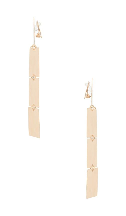 Evelis Earring in Metallic Gold - Cult Gaia - Modalova