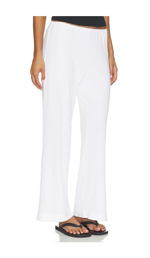 The Baby Rib Scallop Simple Pant in White. - size M (also in S) - DONNI. - Modalova