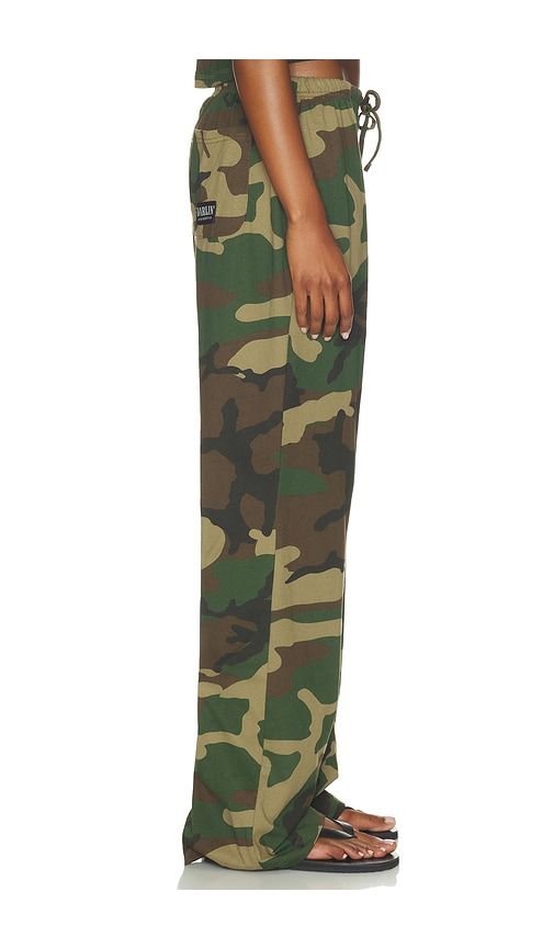 Signature Straight Sweatpant in Army. - size L (also in M, S) - Darlin - Modalova