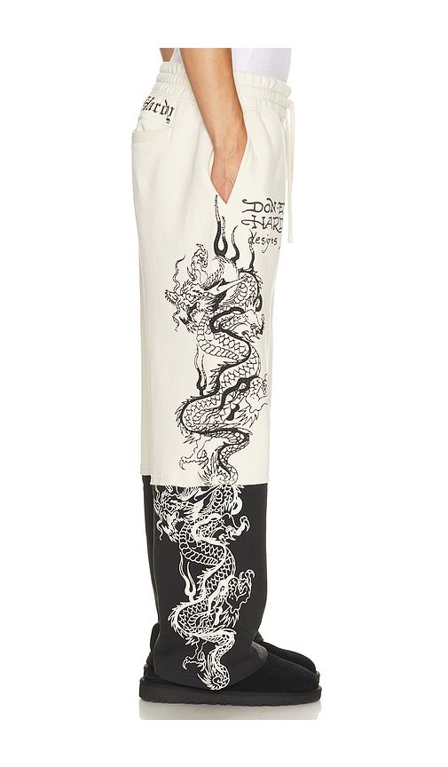 Japan Lion Rhinestone Hang Sweatpant in White. - size L (also in M, S, XL/1X) - Ed Hardy - Modalova