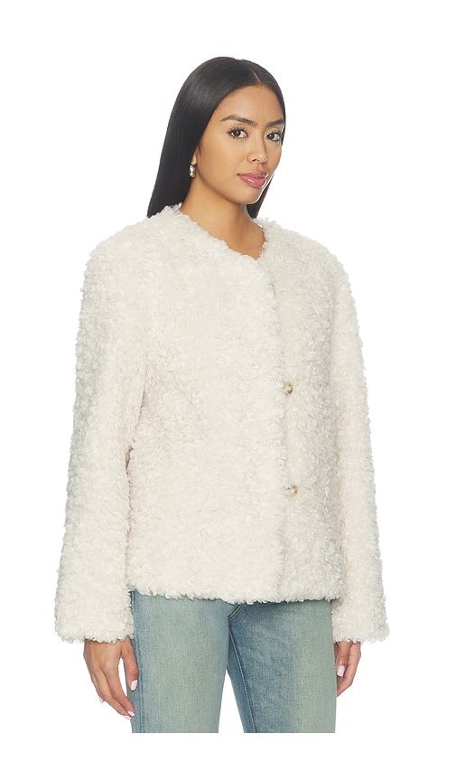 Frame Faux Fur Short Coat in . Size L. Also in M, S, XL, XS - Elodie the Label - Modalova