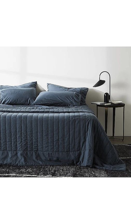 King/Cal King Linen+ Coverlet in Navy - Ettitude - Modalova