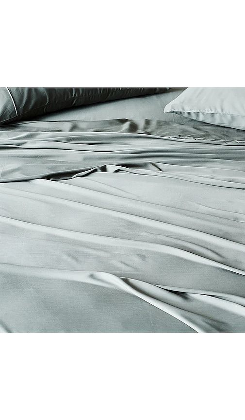 Twin Sateen Solid Duvet Cover in - Ettitude - Modalova