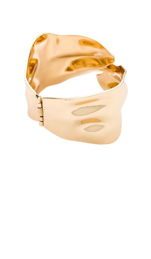 Abstract Textured Cuff Bracelet in Metallic Gold - Ettika - Modalova