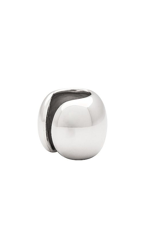 Chunky Metal Ear Cuff in Metallic Silver - Ettika - Modalova