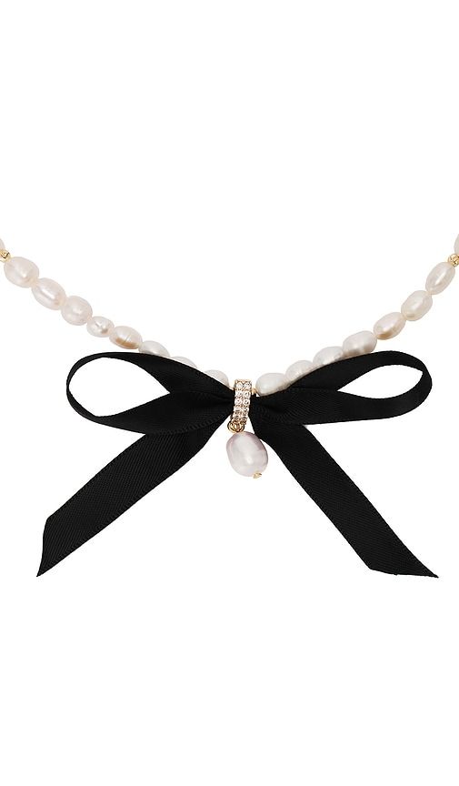 Velvet Bow Statement Pearl Choker in Cream - Ettika - Modalova