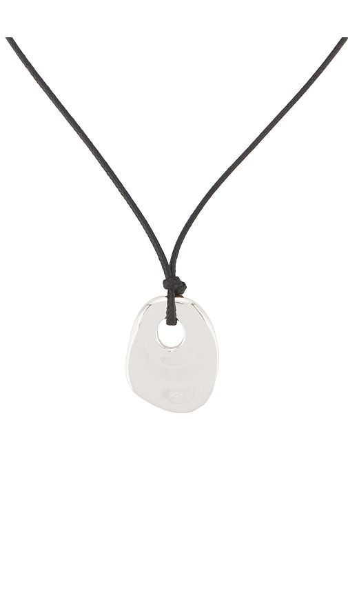 Melted Edge Pendant Necklace in Metallic - Ettika - Modalova