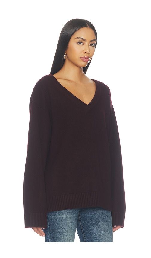 The Cashmere Relaxed V Sweater in Mauve. - size M (also in S, XS) - FRAME - Modalova
