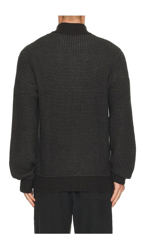 Quarter Button Sweater in Charcoal. - size M (also in S) - Faherty - Modalova