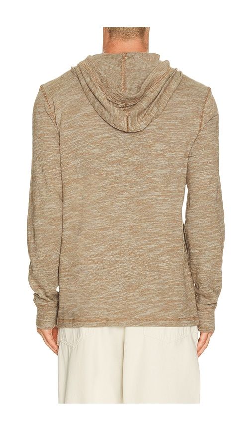 Sunwashed Slub Hoodie in Brown. - size L (also in M, S, XL/1X) - Faherty - Modalova