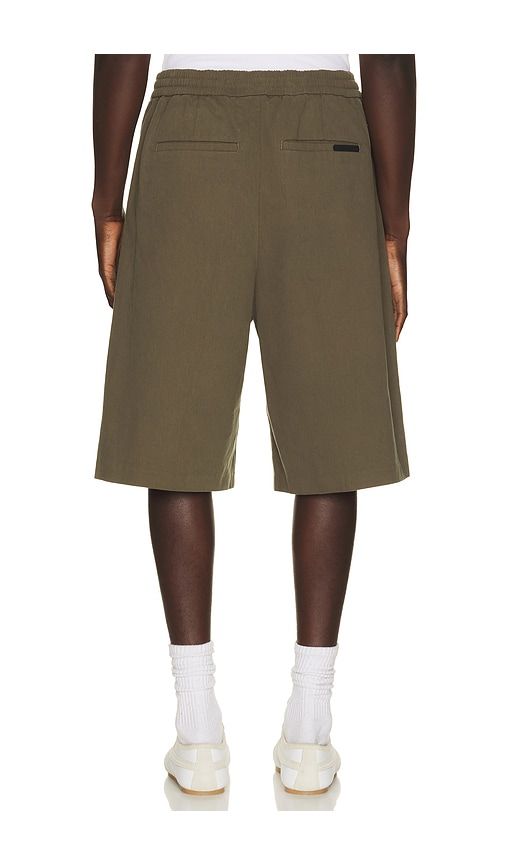 Relaxed Drawstring Short in Brown. - size L (also in M, S, XS) - Fear of God ESSENTIALS - Modalova