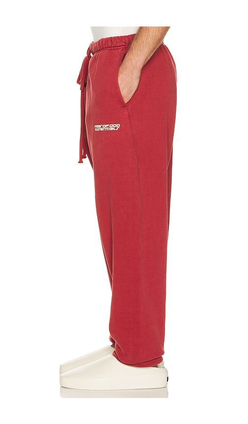 Classic Sweatpant in Red. - size L (also in M) - Fear of God ESSENTIALS - Modalova