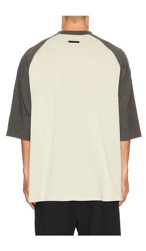 Signature Baseball Tee in Grey. - size L (also in M, XL/1X) - Fear of God ESSENTIALS - Modalova