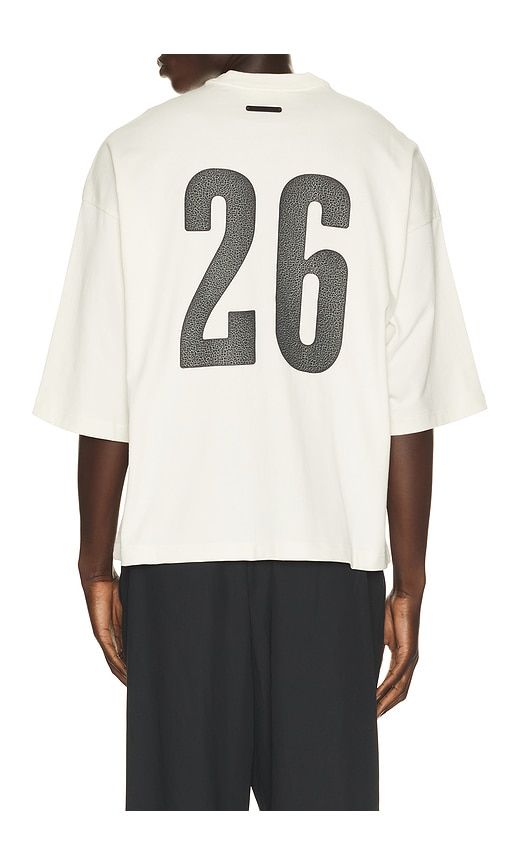 Merch Tee in White. - size S (also in M, L, XL/1X) - Fear of God ESSENTIALS - Modalova