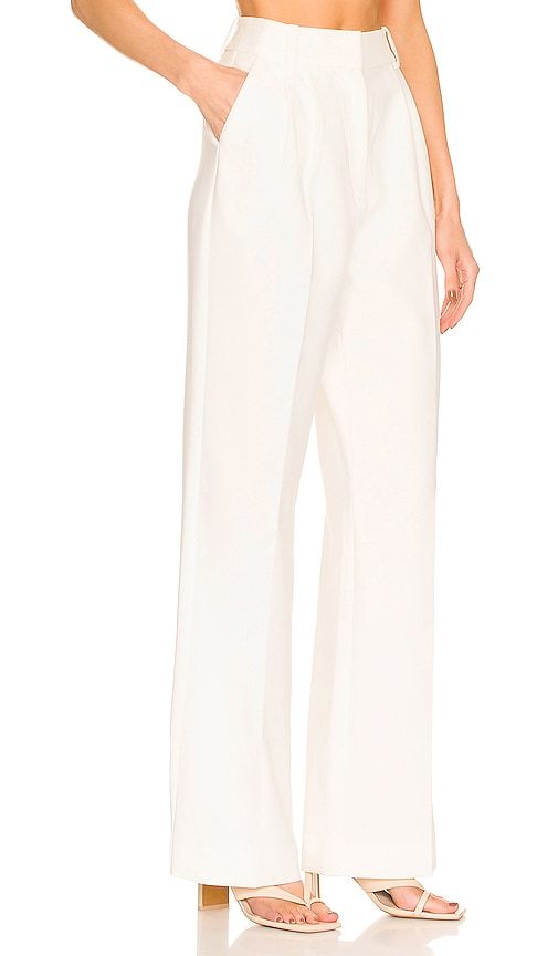 The Favorite Pant in Ivory. - size 00 (also in 10, 12, 2, 4, 6, 8) - Favorite Daughter - Modalova