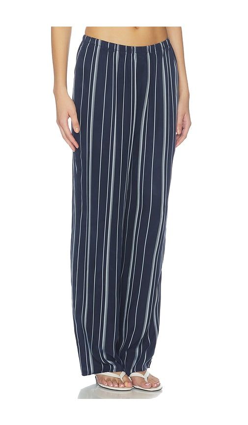 The Everything Pant in Navy. - size M (also in S, XS) - Favorite Daughter - Modalova