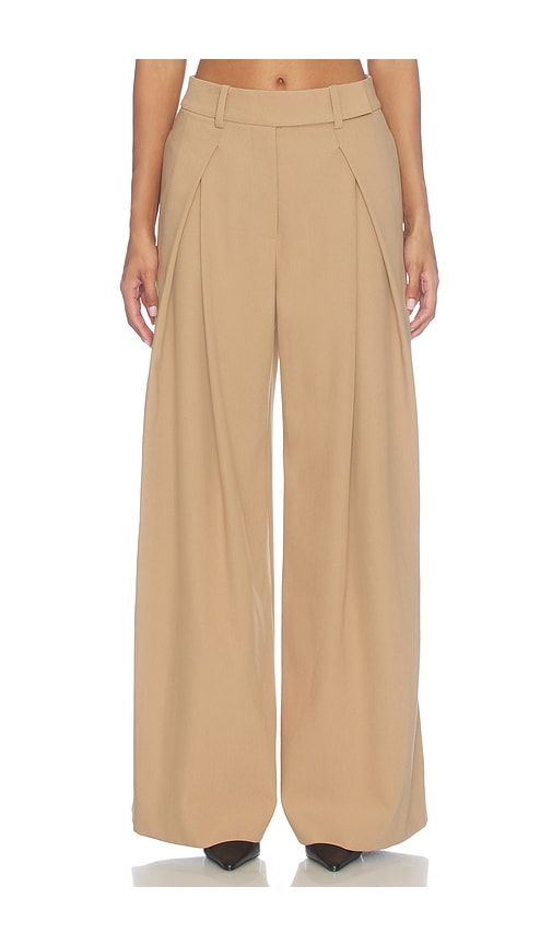 Pleats For Days Pant in Beige. - size 0 (also in 12, 2, 4, 6, 8) - Favorite Daughter - Modalova
