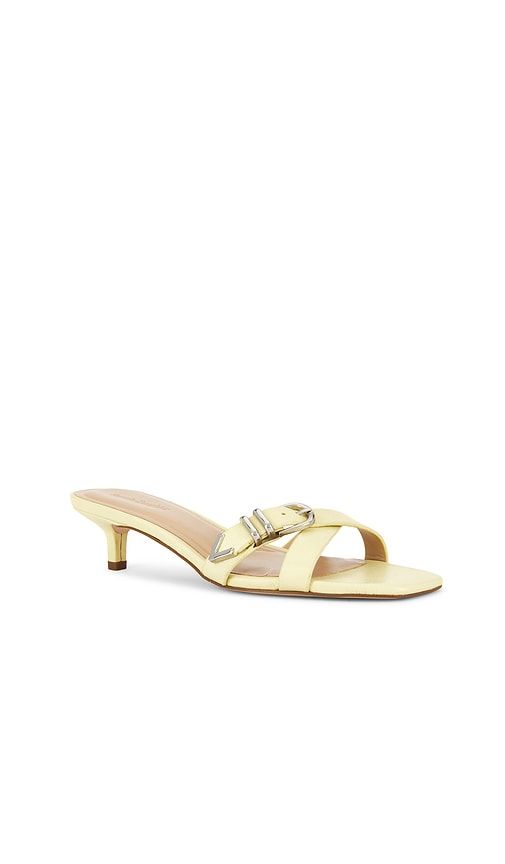 Shiloh Sandal in Yellow. - size 6 (also in 7.5, 9.5) - Favorite Daughter - Modalova