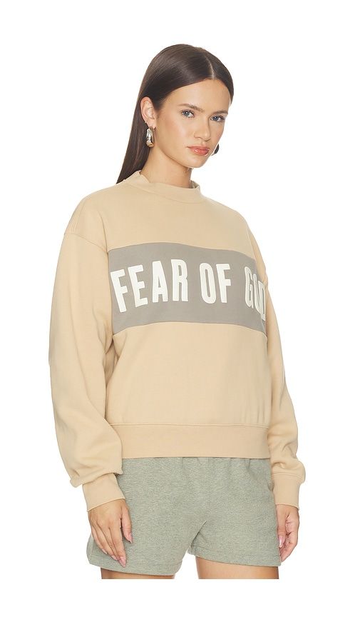 Classic Sweatshirt in Nude. - size M (also in S, XS) - Fear of God ESSENTIALS - Modalova