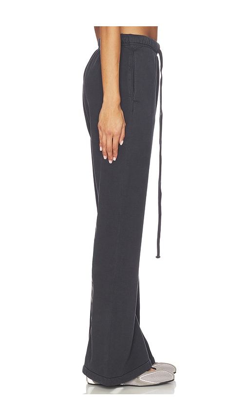 Flare Sweatpant in . Taglia M. Also in S, XS - Fear of God ESSENTIALS - Modalova