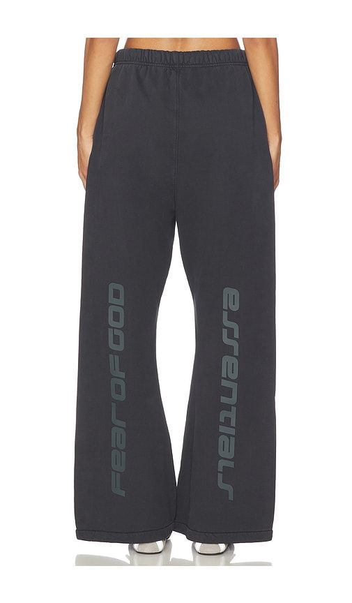 Flare Sweatpant in . Taglia M. Also in S, XS - Fear of God ESSENTIALS - Modalova