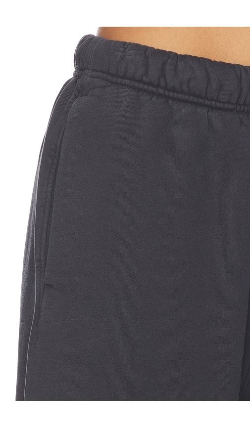 Flare Sweatpant in . Taglia M. Also in S, XS - Fear of God ESSENTIALS - Modalova