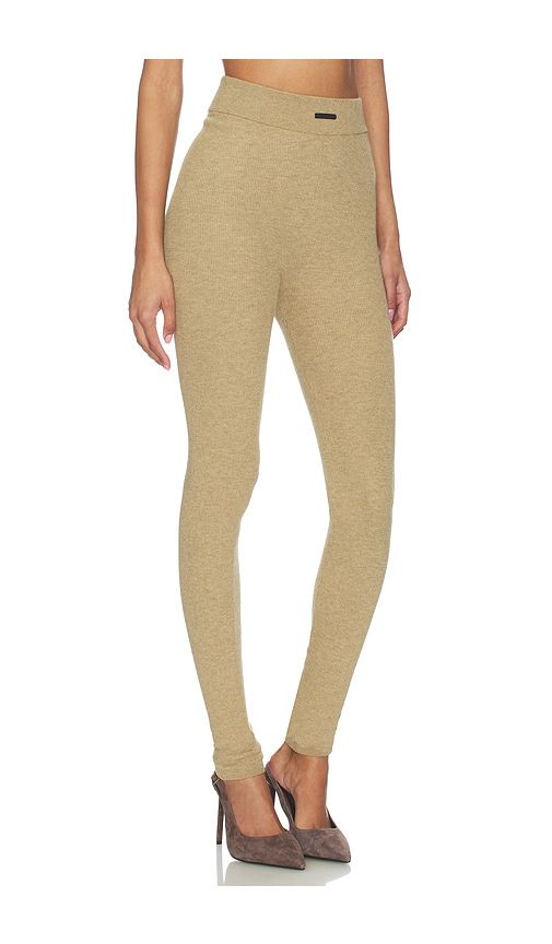 Rib Knit Legging in Tan. - size M (also in S, XS) - Fear of God ESSENTIALS - Modalova