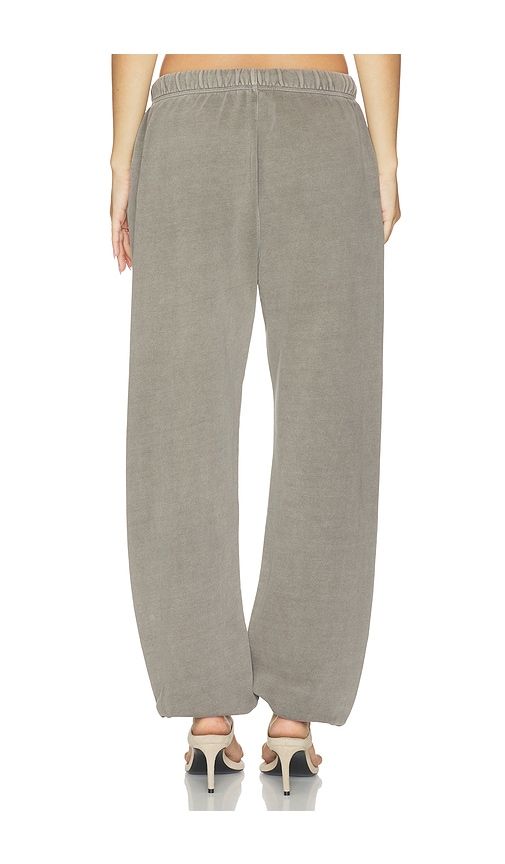 Classic Fleece Sweatpant in . Size L. Also in M, S, XS - Fear of God ESSENTIALS - Modalova