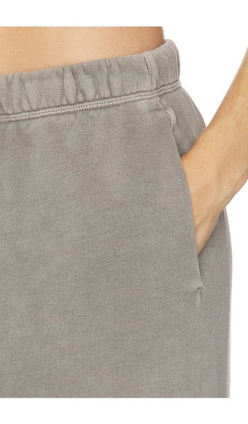 Classic Fleece Sweatpant in . Size L. Also in M, S, XS - Fear of God ESSENTIALS - Modalova