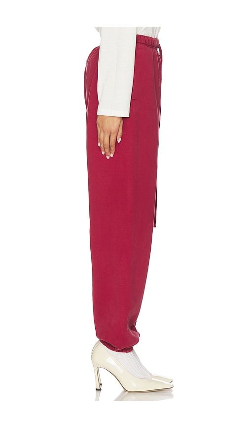 Classic Sweatpant in Red. - size S (also in XS) - Fear of God ESSENTIALS - Modalova