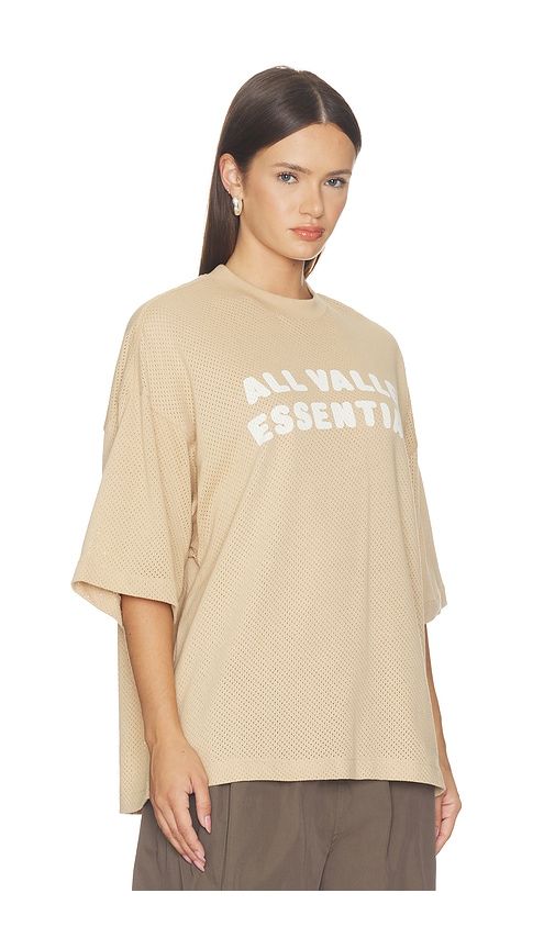 Merch Tee in Nude. - size L (also in M, S, XS) - Fear of God ESSENTIALS - Modalova