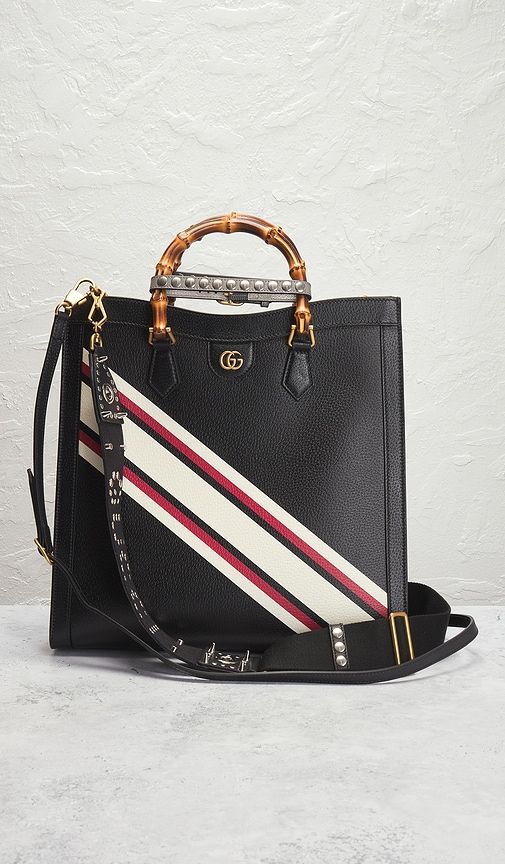 Gucci Diana Handbag in - FWRD Renew - Modalova